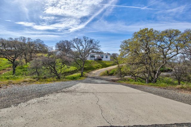 9212 Banderilla Dr, La Grange, CA 95329