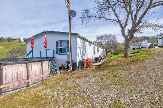 9212 Banderilla Dr, La Grange, CA 95329