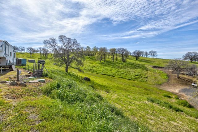 9212 Banderilla Dr, La Grange, CA 95329