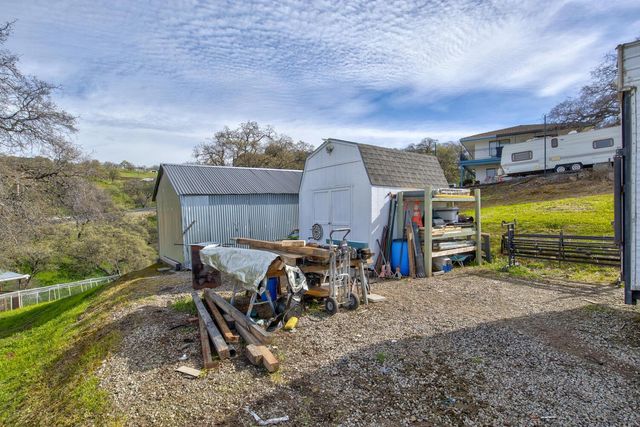 9212 Banderilla Dr, La Grange, CA 95329