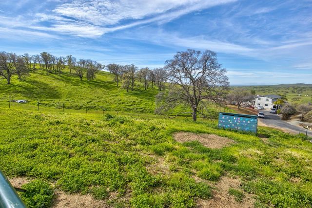 9212 Banderilla Dr, La Grange, CA 95329