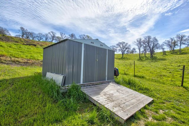 9212 Banderilla Dr, La Grange, CA 95329