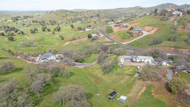 9212 Banderilla Dr, La Grange, CA 95329