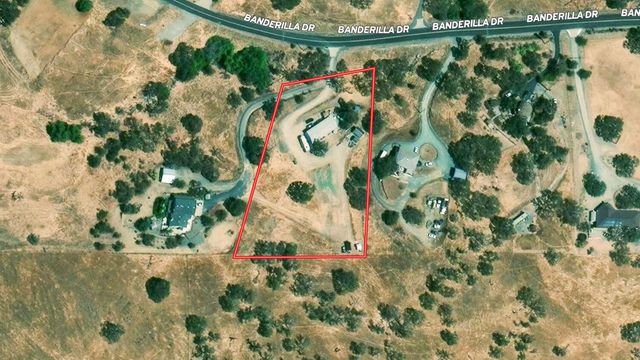 9212 Banderilla Dr, La Grange, CA 95329