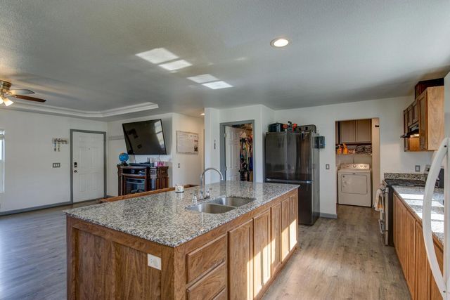 9212 Banderilla Dr, La Grange, CA 95329