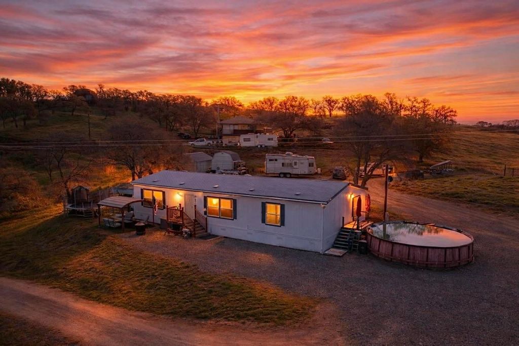 9212 Banderilla Dr, La Grange, CA 95329