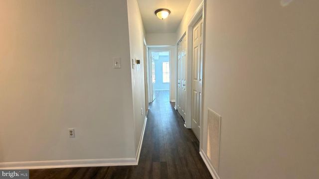 143 VALLEY STREAM CIR, Wayne, PA 19087