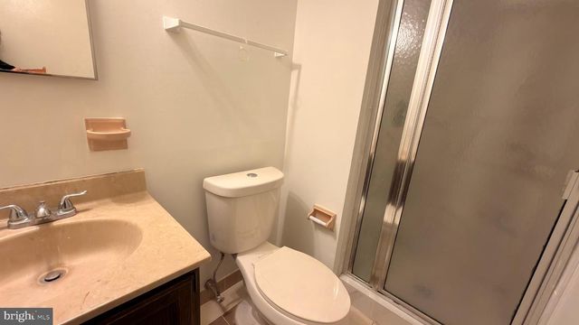 143 VALLEY STREAM CIR, Wayne, PA 19087