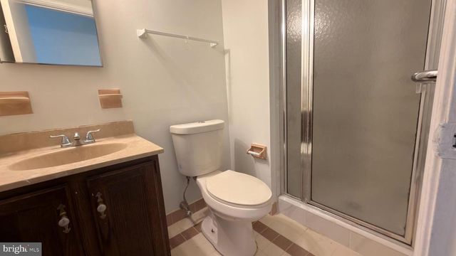 143 VALLEY STREAM CIR, Wayne, PA 19087