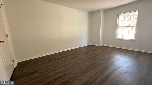 143 VALLEY STREAM CIR, Wayne, PA 19087