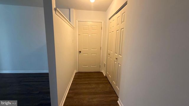 143 VALLEY STREAM CIR, Wayne, PA 19087