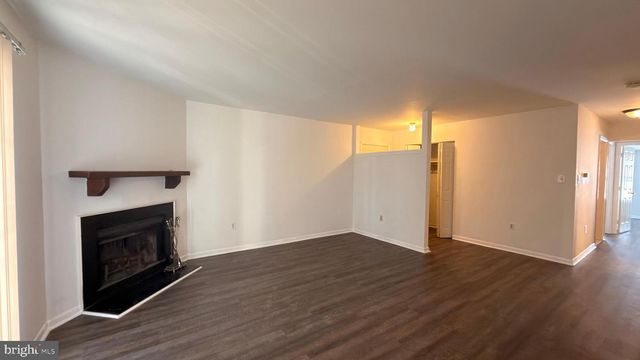 143 VALLEY STREAM CIR, Wayne, PA 19087