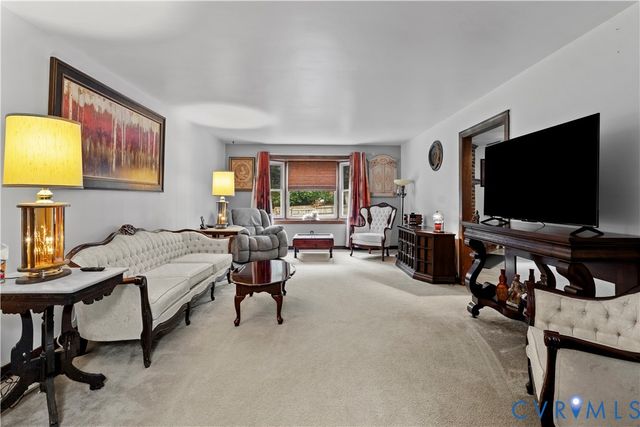 5817 Buxton Dr, Chester, VA 23831