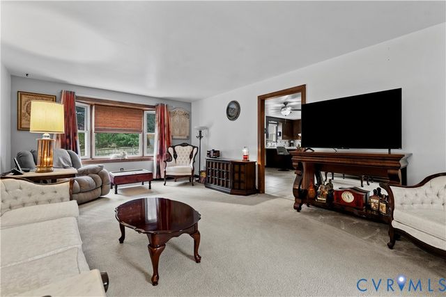 5817 Buxton Dr, Chester, VA 23831