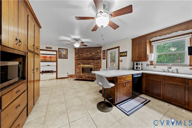 5817 Buxton Dr, Chester, VA 23831