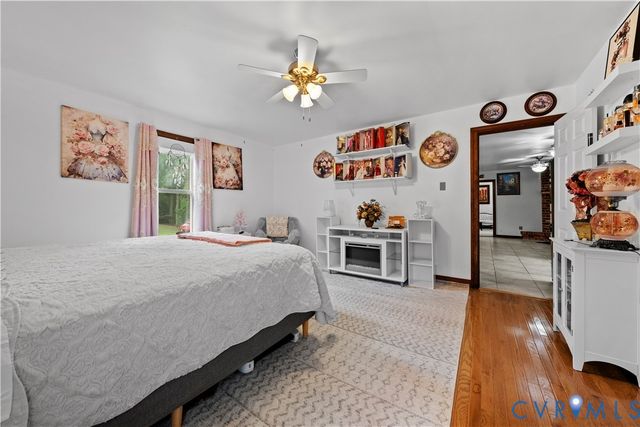 5817 Buxton Dr, Chester, VA 23831