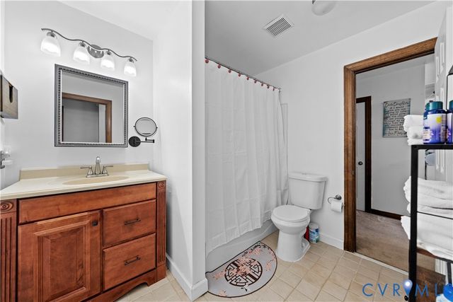 5817 Buxton Dr, Chester, VA 23831