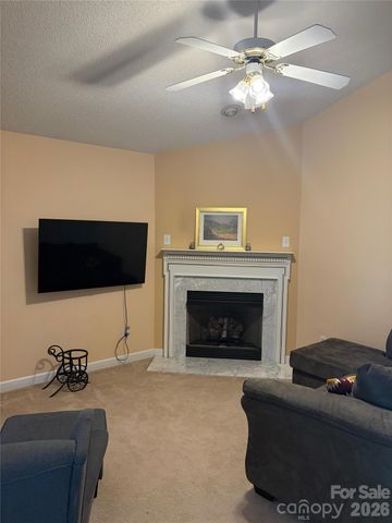 8019 shiny Meadow Lane, Charlotte, NC 28215