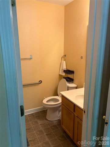 8019 shiny Meadow Lane, Charlotte, NC 28215
