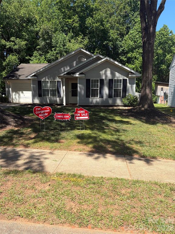 8019 shiny Meadow Lane, Charlotte, NC 28215