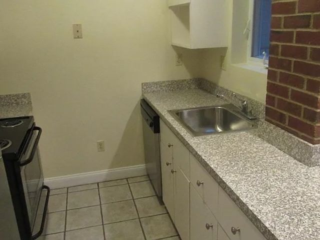 448-452 Hanover 102, Boston, MA 02113