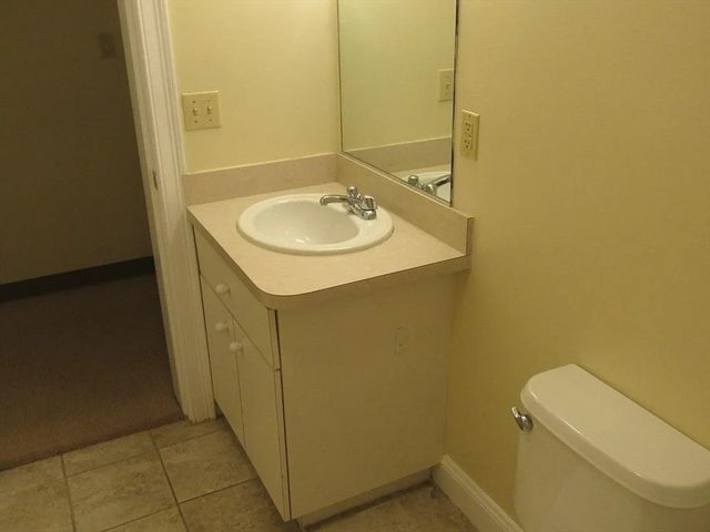 448-452 Hanover 102, Boston, MA 02113