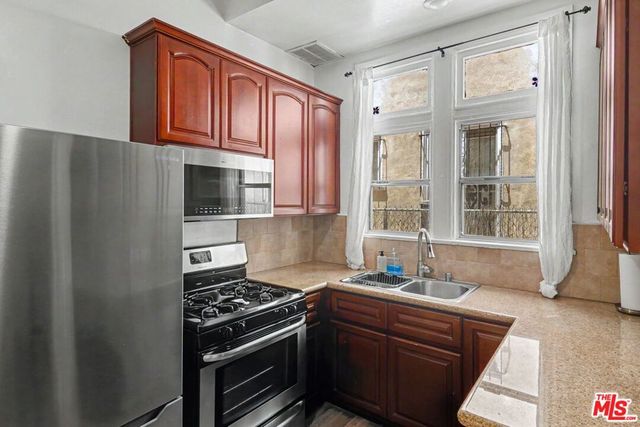 840 S Orange Grove Avenue, Los Angeles, CA 90036