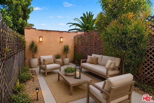 840 S Orange Grove Avenue, Los Angeles, CA 90036