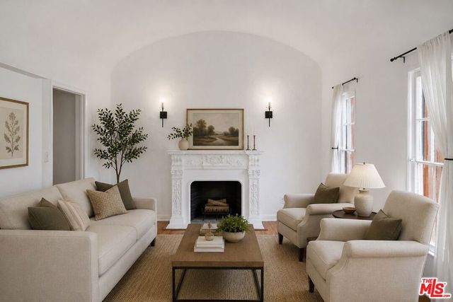 840 S Orange Grove Avenue, Los Angeles, CA 90036