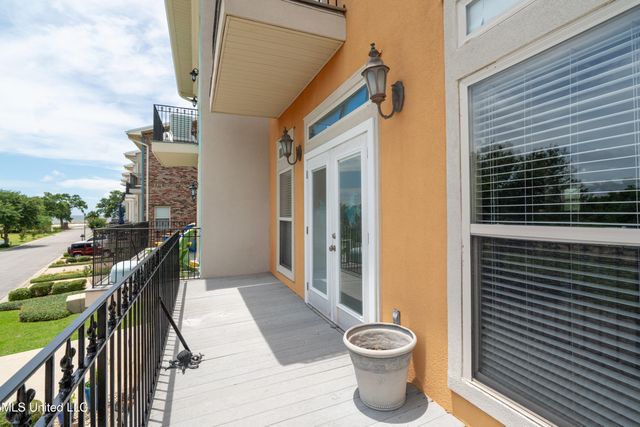 8 Oak Alley Lane, Long Beach, MS 39560