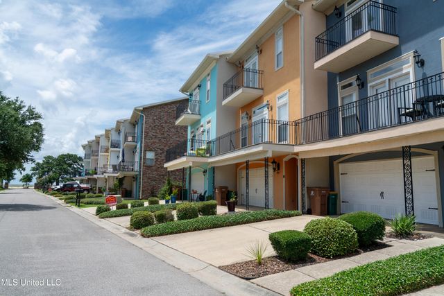 8 Oak Alley Lane, Long Beach, MS 39560