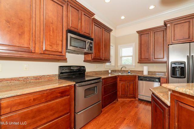 8 Oak Alley Lane, Long Beach, MS 39560