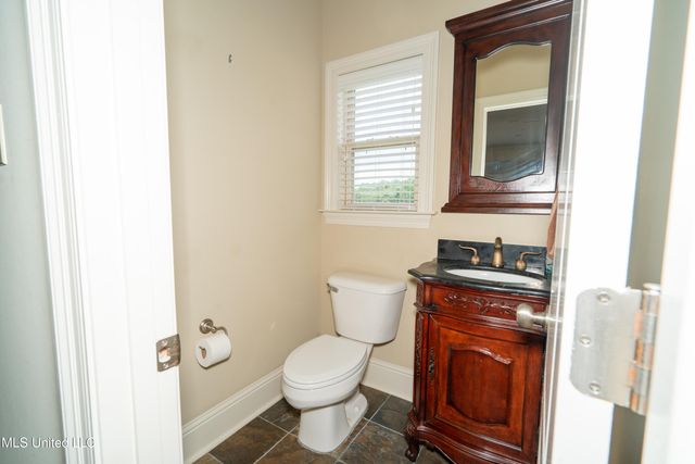 8 Oak Alley Lane, Long Beach, MS 39560