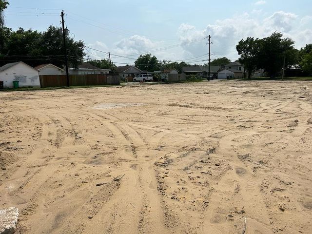 3207 Minnesota St Street, Baytown, TX 77520