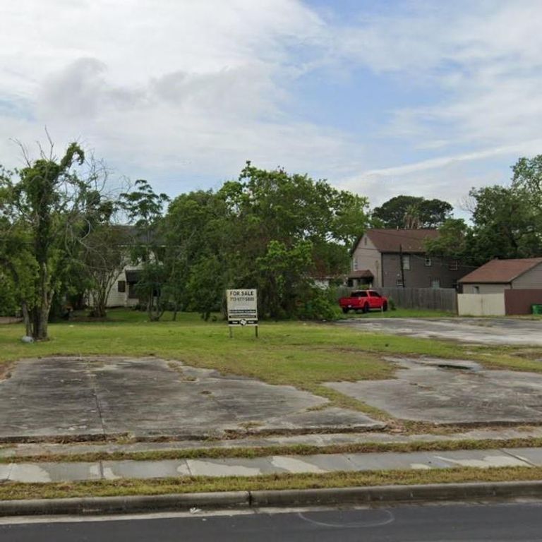 3207 Minnesota St Street, Baytown, TX 77520