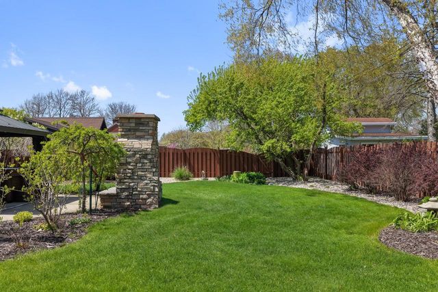 240 ARBOR LANE, Green Bay, WI 54301