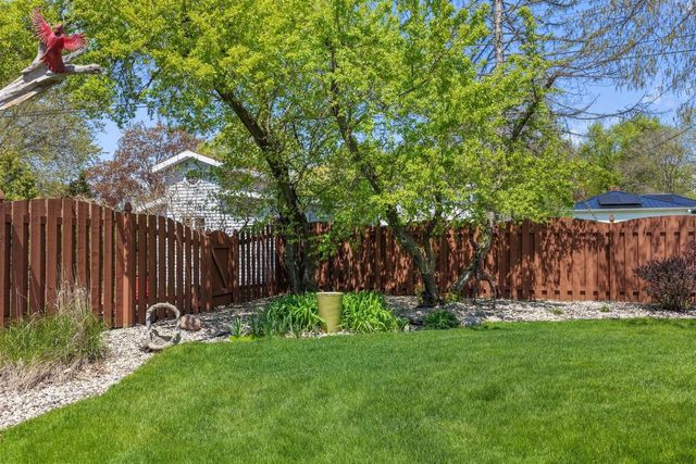 240 ARBOR LANE, Green Bay, WI 54301