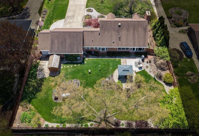 240 ARBOR LANE, Green Bay, WI 54301