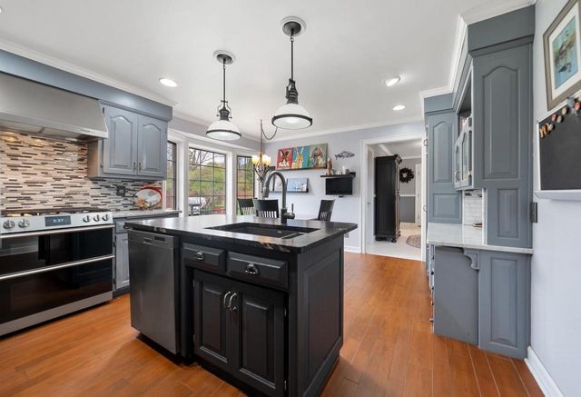 240 ARBOR LANE, Green Bay, WI 54301