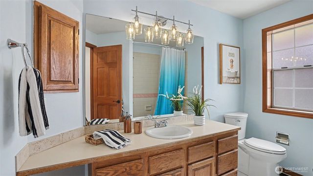 18314 142nd Avenue SE, Renton, WA 98058