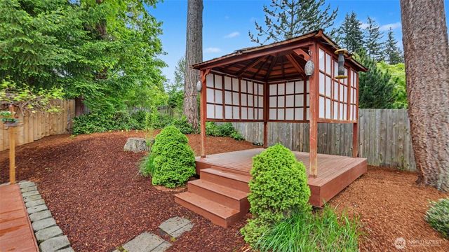 18314 142nd Avenue SE, Renton, WA 98058