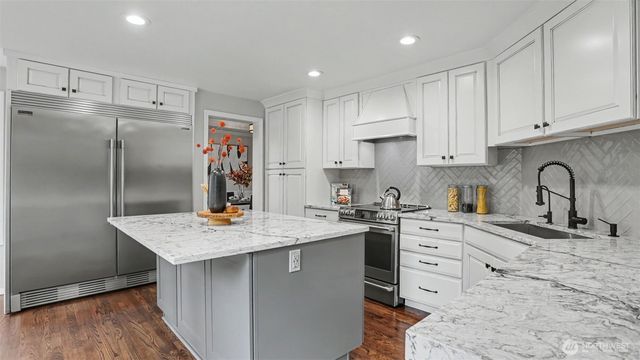 18314 142nd Avenue SE, Renton, WA 98058