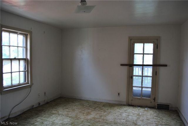 3715 Strathavon Road, Shaker Heights, OH 44120
