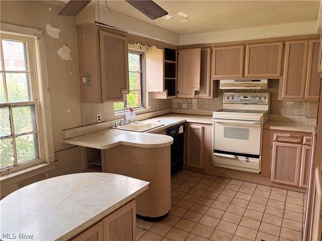3715 Strathavon Road, Shaker Heights, OH 44120