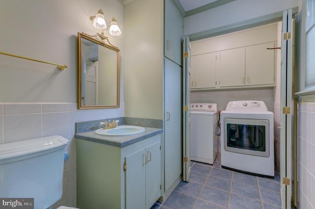 19 FARM RD, Ewing, NJ 08638