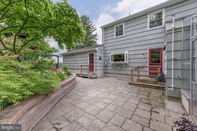 19 FARM RD, Ewing, NJ 08638
