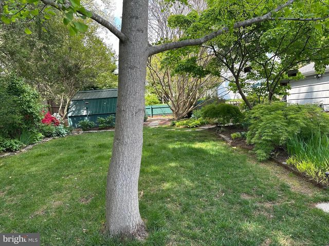 19 FARM RD, Ewing, NJ 08638