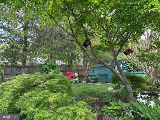 19 FARM RD, Ewing, NJ 08638