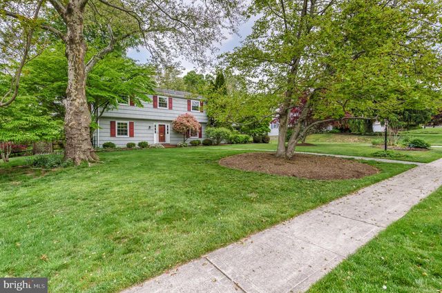 19 FARM RD, Ewing, NJ 08638