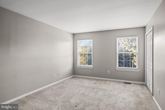 5704 ESSEX LN, Mount Laurel, NJ 08054